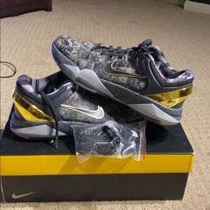 Kobe 7 Preludes size 7 9.5/10 condition worn once